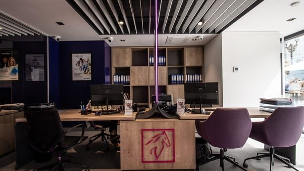 VISTA_BANK mobilier corian profi stil (6)