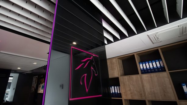 VISTA_BANK mobilier corian profi stil (7)