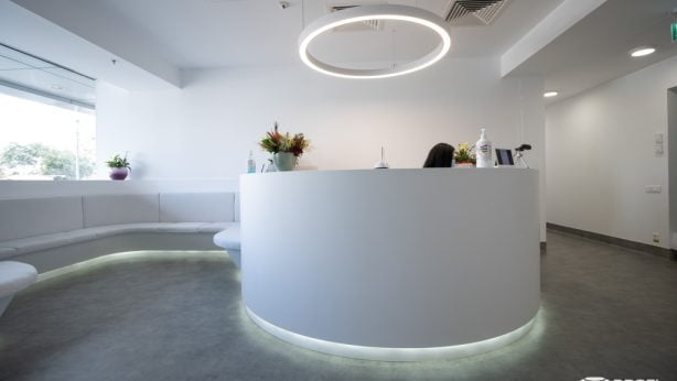 clinica embryos mobilier corian (2)