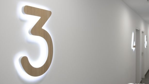 clinica embryos mobilier corian (9)