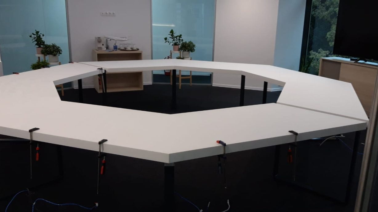 masa consiliu corian (2)